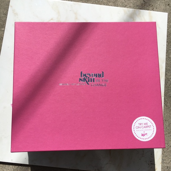 Beyond skin Cream and gold heels - Picture 8 of 8